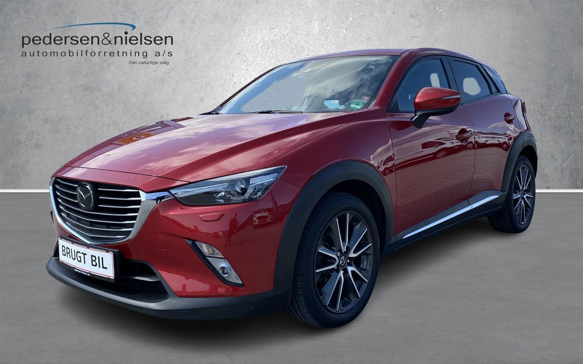 Rød Mazda CX-3 fra 2017 set udefra
