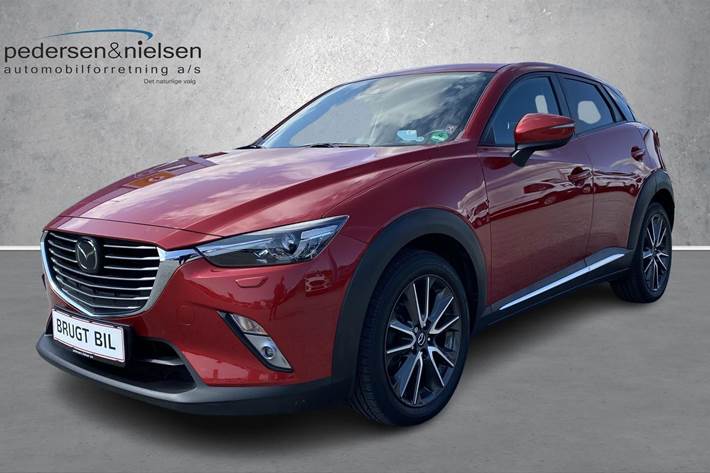 Rød Mazda CX-3 fra 2017 set udefra