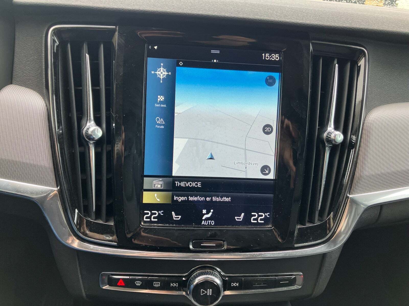 Sort Volvo V90 fra 2017 set indefra
