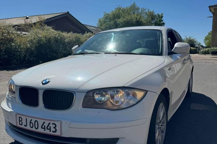 Hvid BMW 116d fra 2011