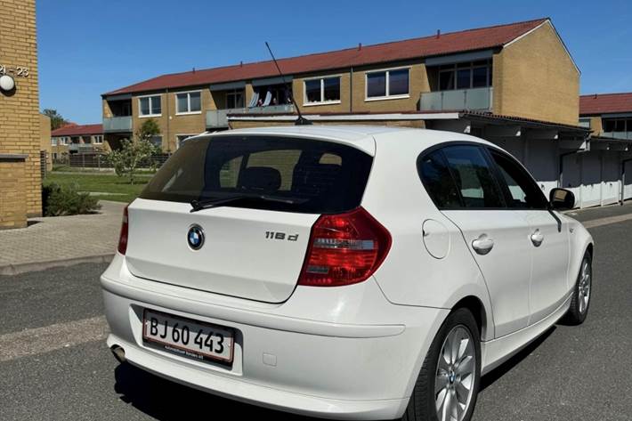 Hvid BMW 116d fra 2011