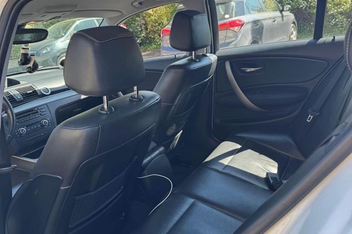 Hvid BMW 116d fra 2011