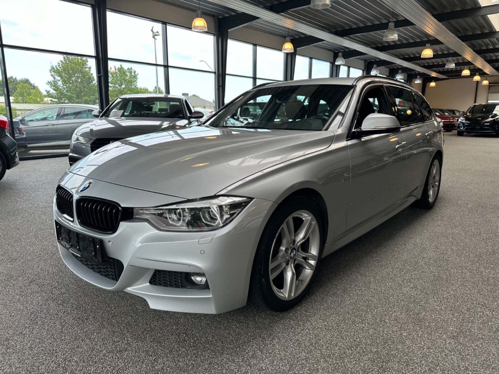 BMW 320i