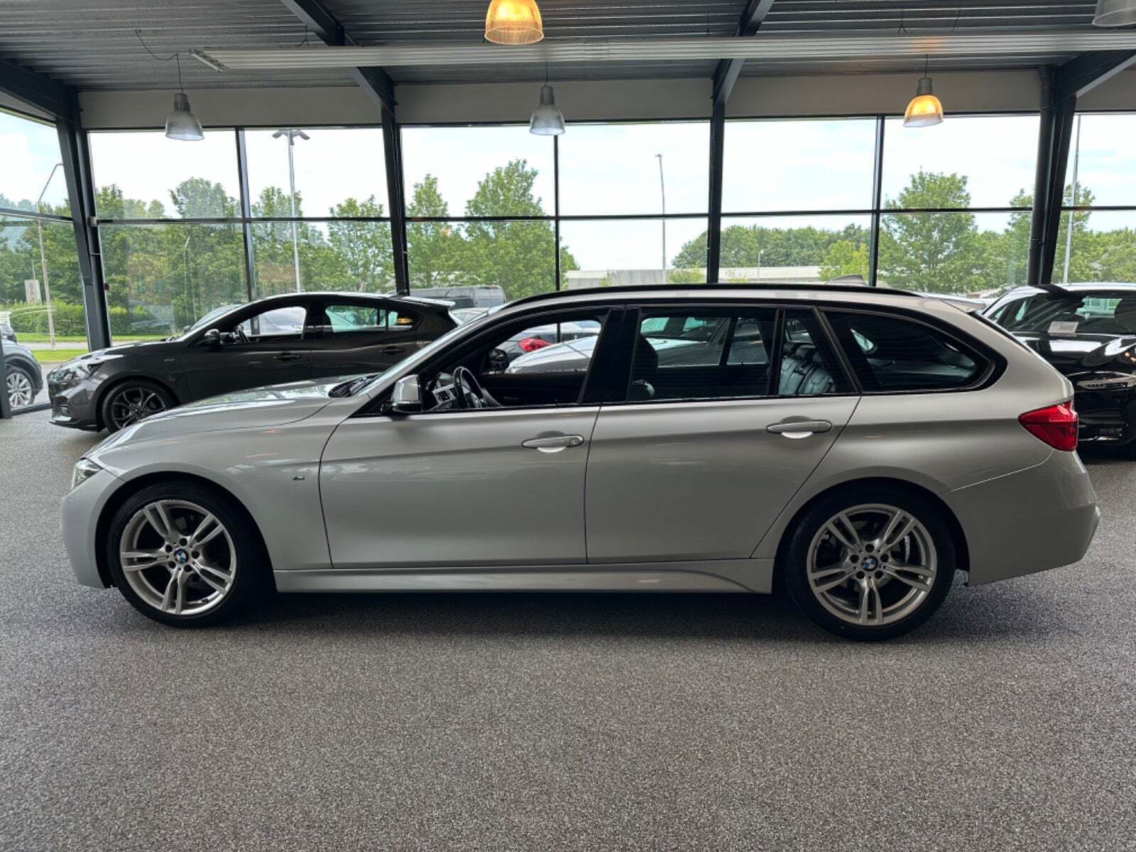 BMW 320i
