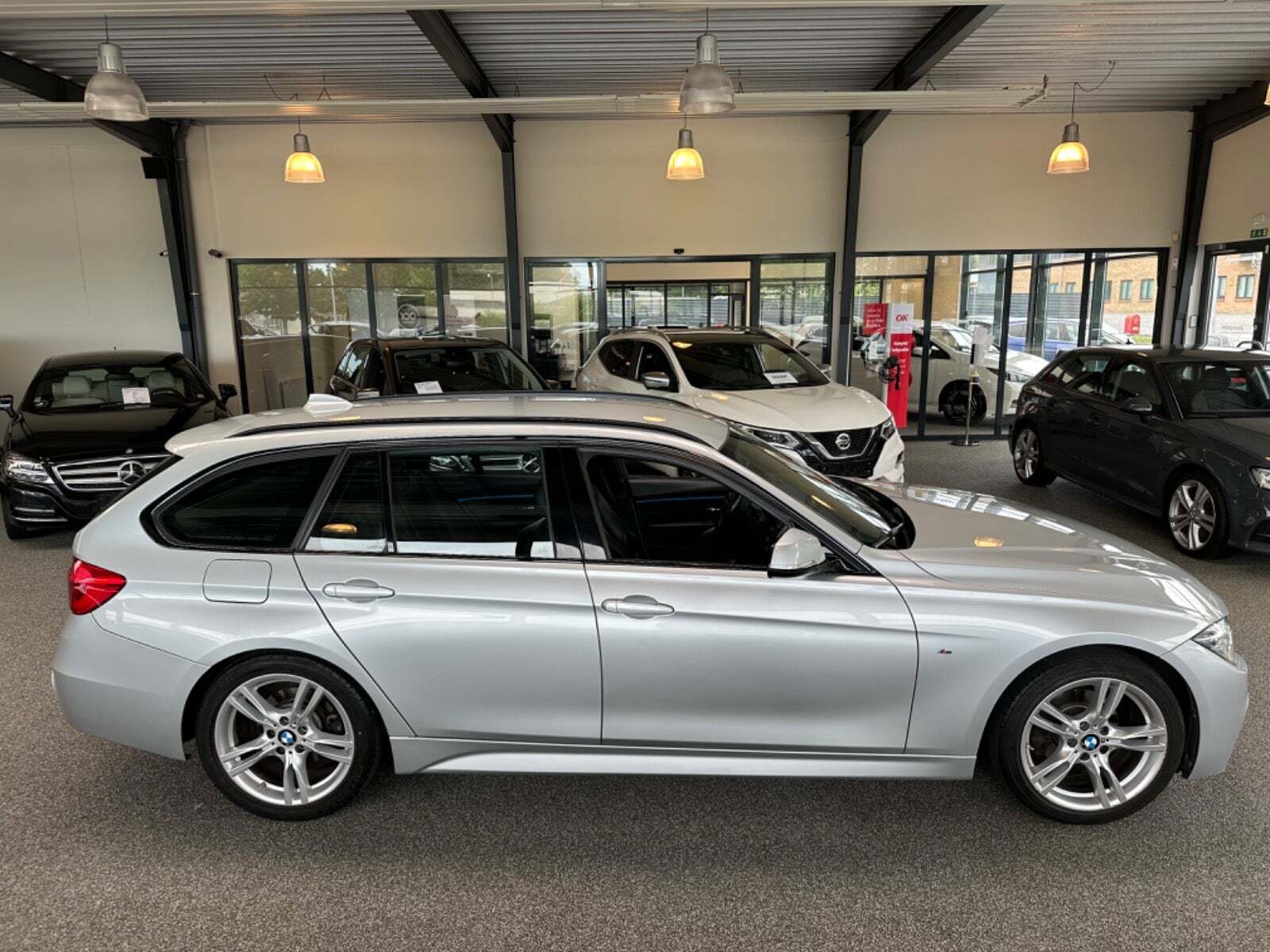 BMW 320i