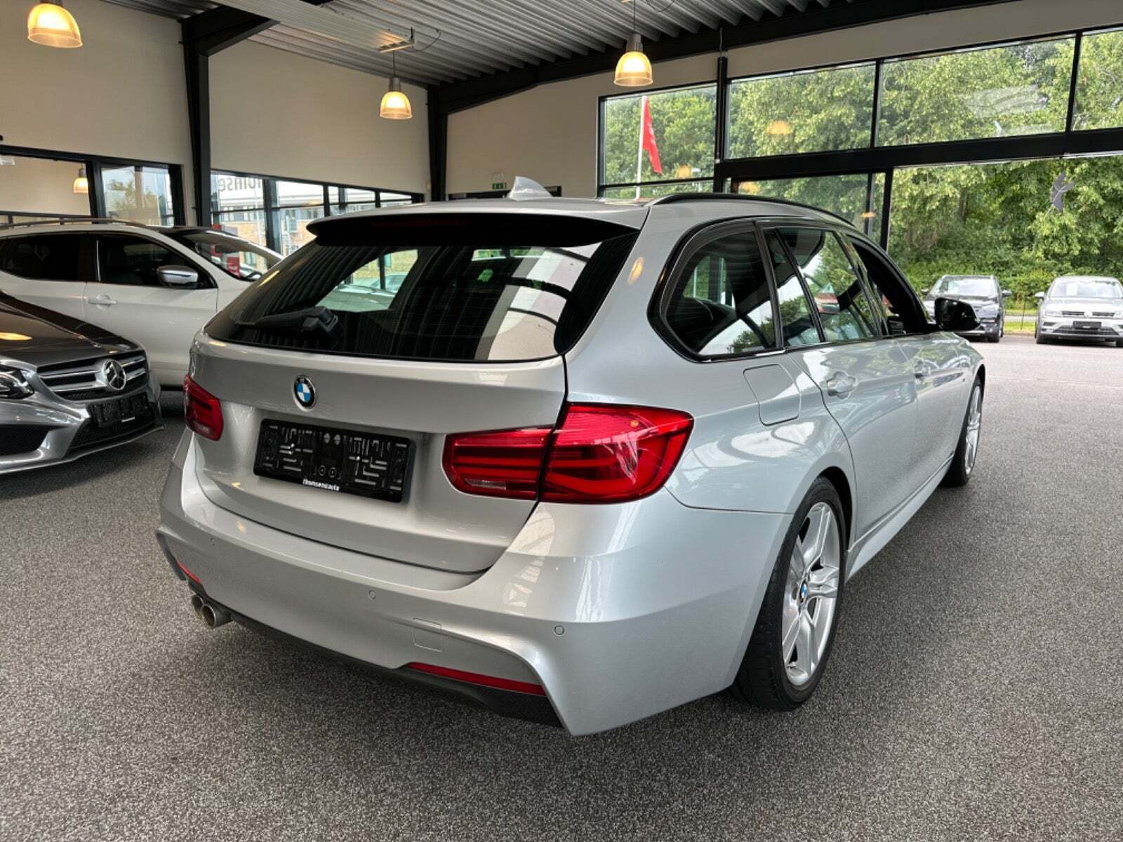 BMW 320i