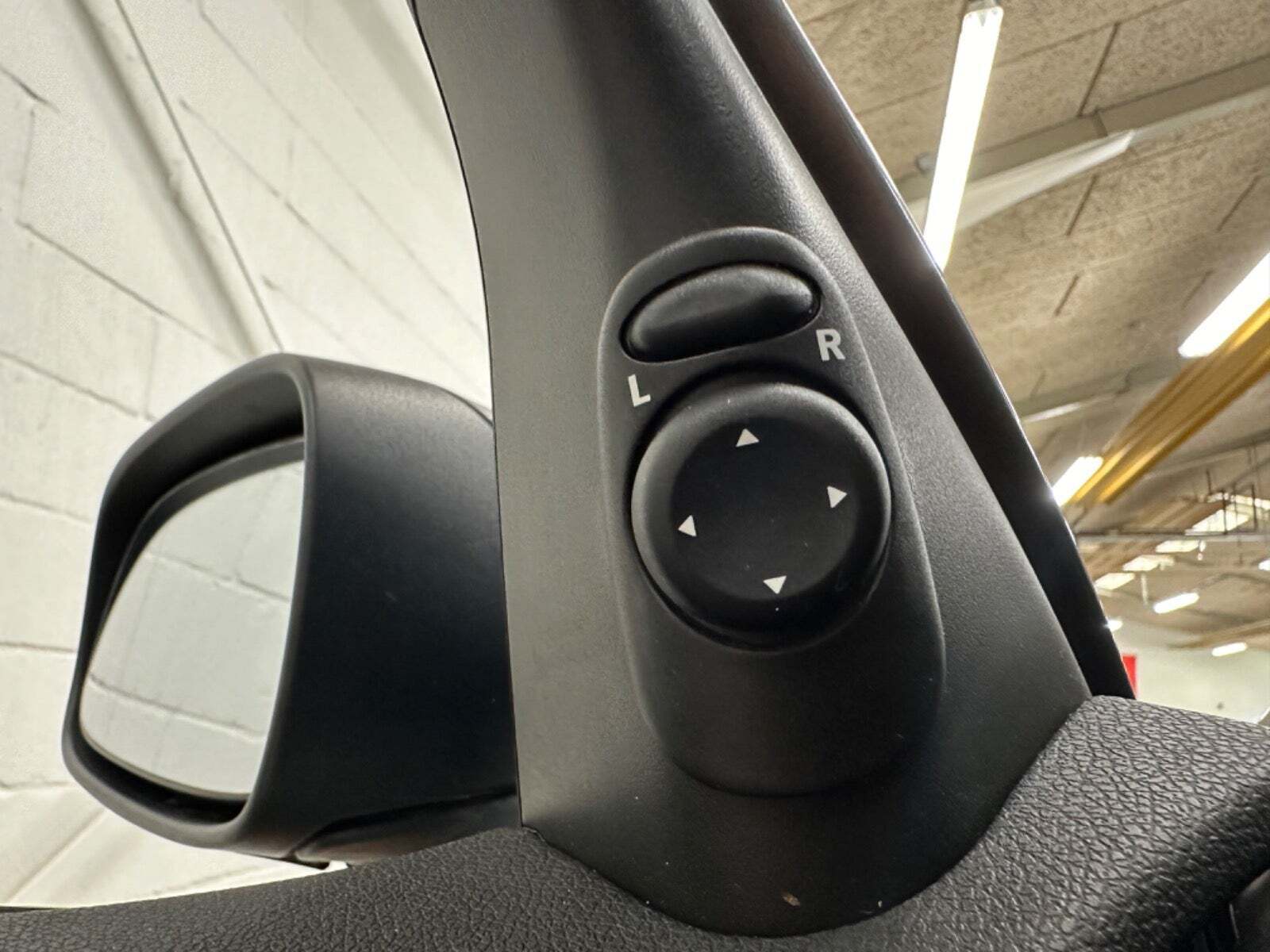 Grå Cadillac BLS fra 2006