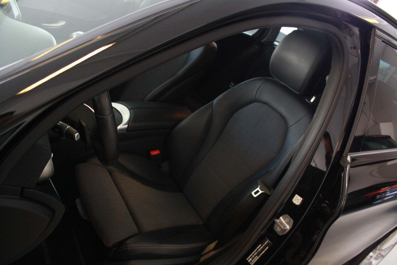 Sort Mercedes C220 d fra 2018