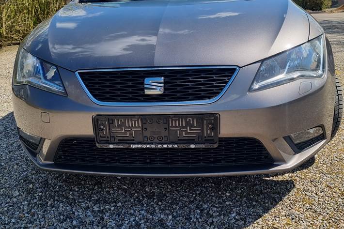 Grå Seat Leon fra 2015