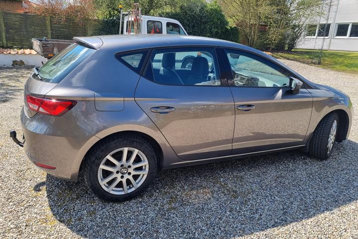 Grå Seat Leon fra 2015