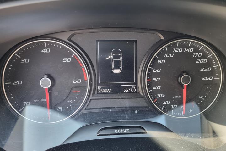 Grå Seat Leon fra 2015