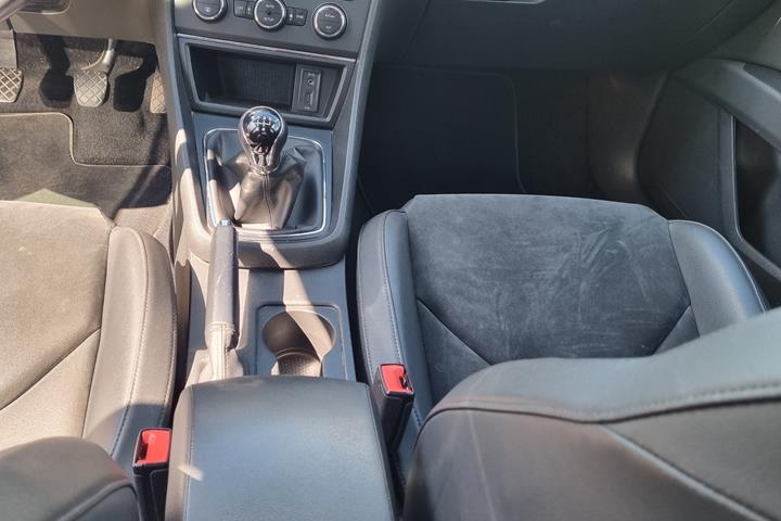 Grå Seat Leon fra 2015