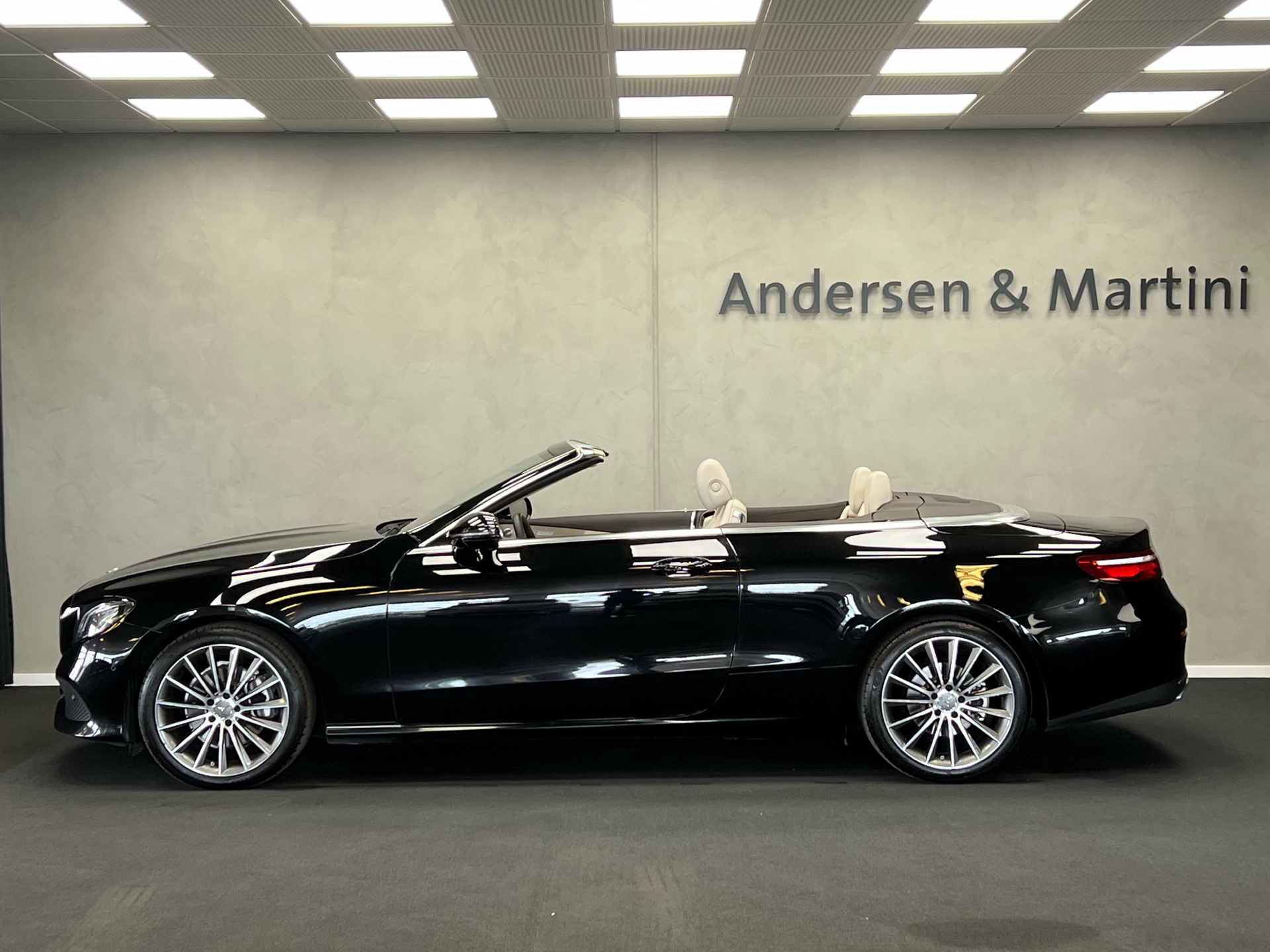 Sort Mercedes E200 fra 2018