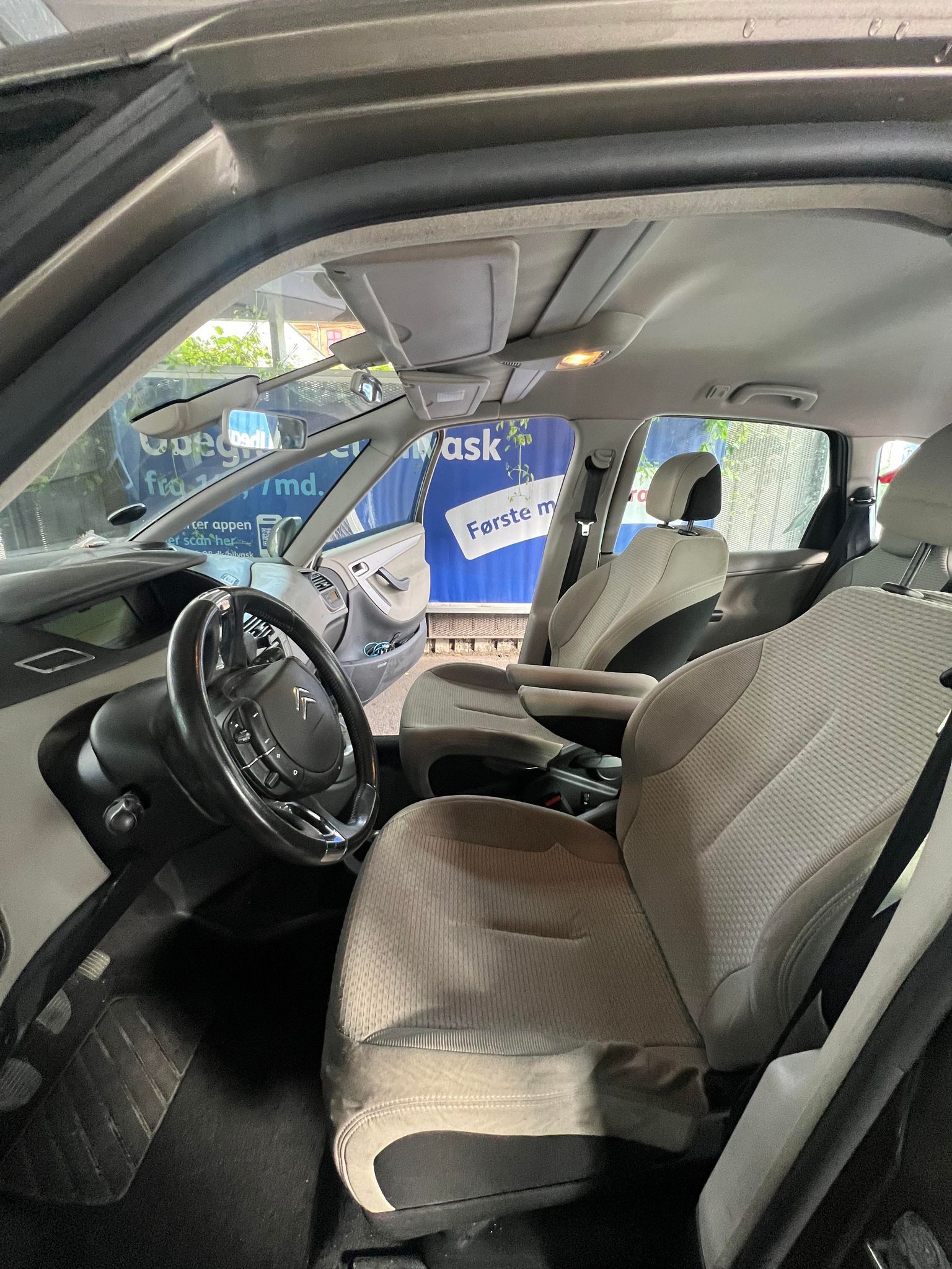 Beige Citroën C 4 fra 2009