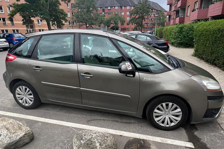 Beige Citroën C 4 fra 2009