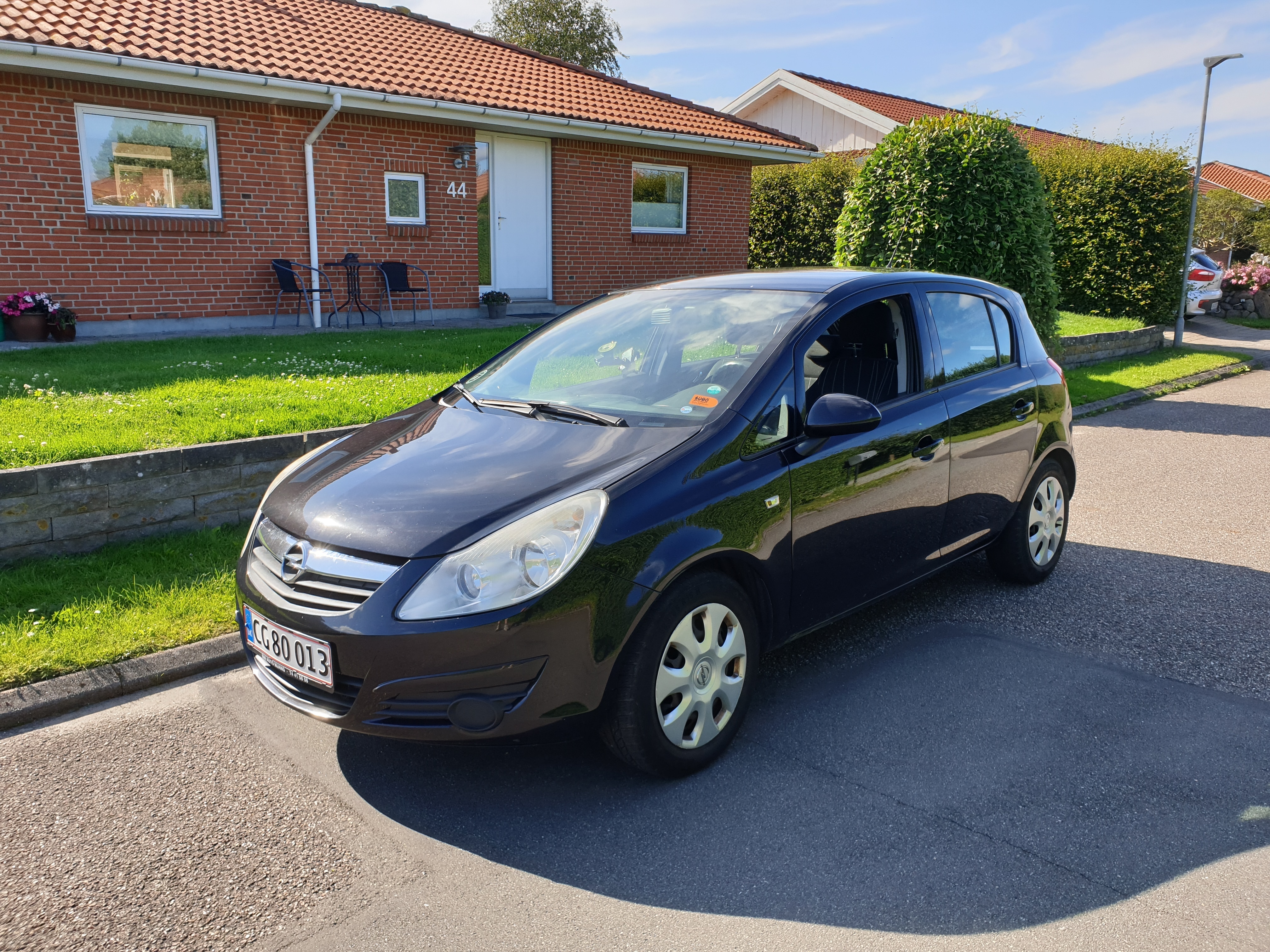 Sort Opel Corsa fra 2011