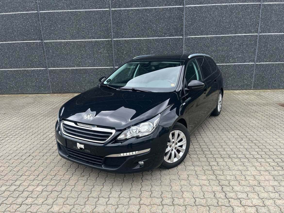 Sort Peugeot 308 fra 2016