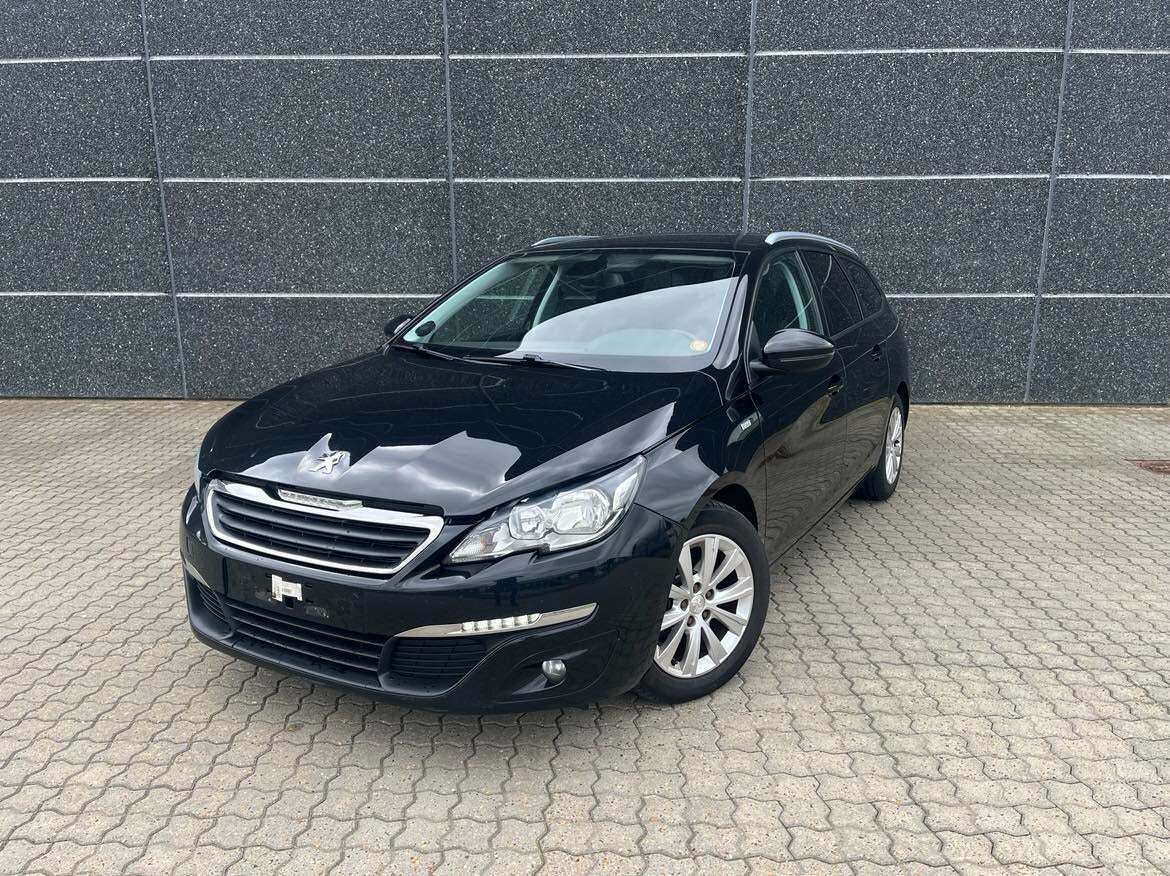 Sort Peugeot 308 fra 2016