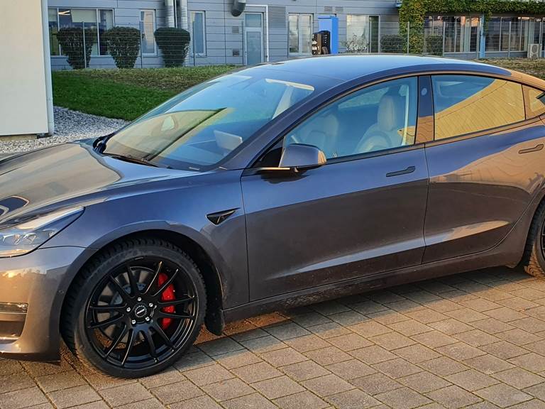 Tesla Model 3 Performance AWD