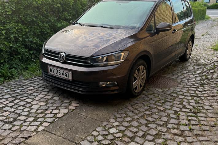 Brun VW Touran fra 2016