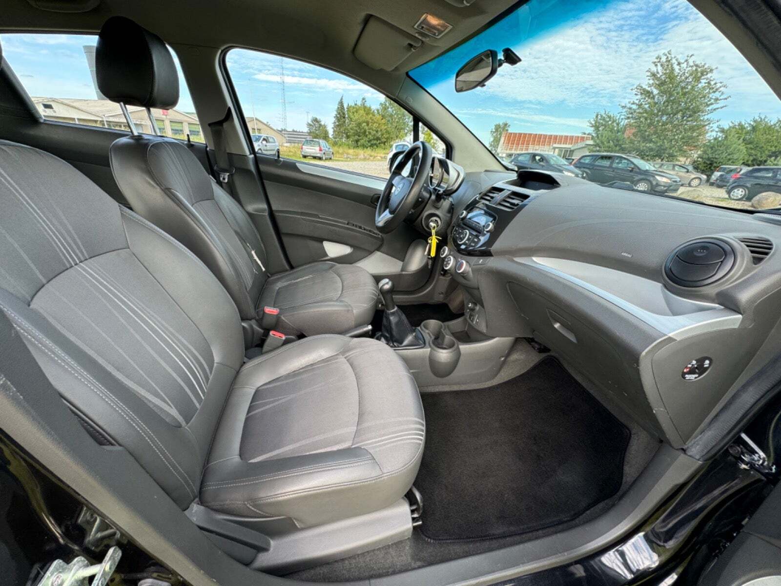 Sort Chevrolet Spark fra 2014