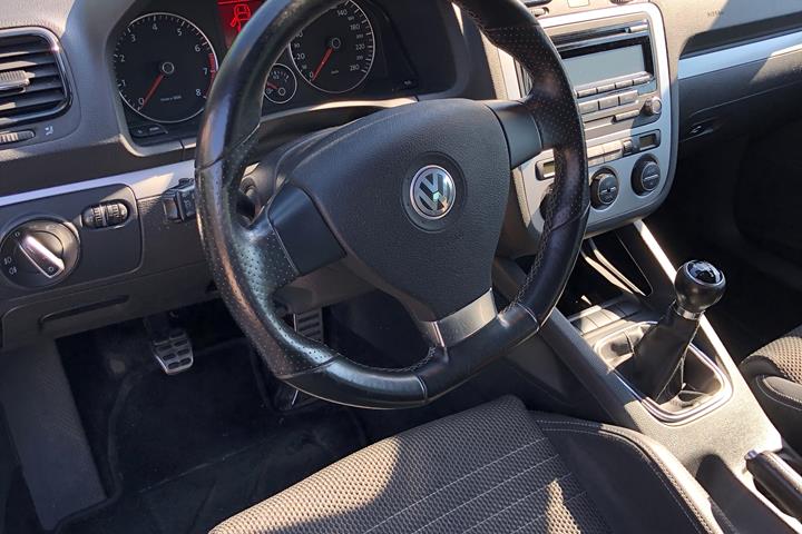 Hvid VW Scirocco fra 2008