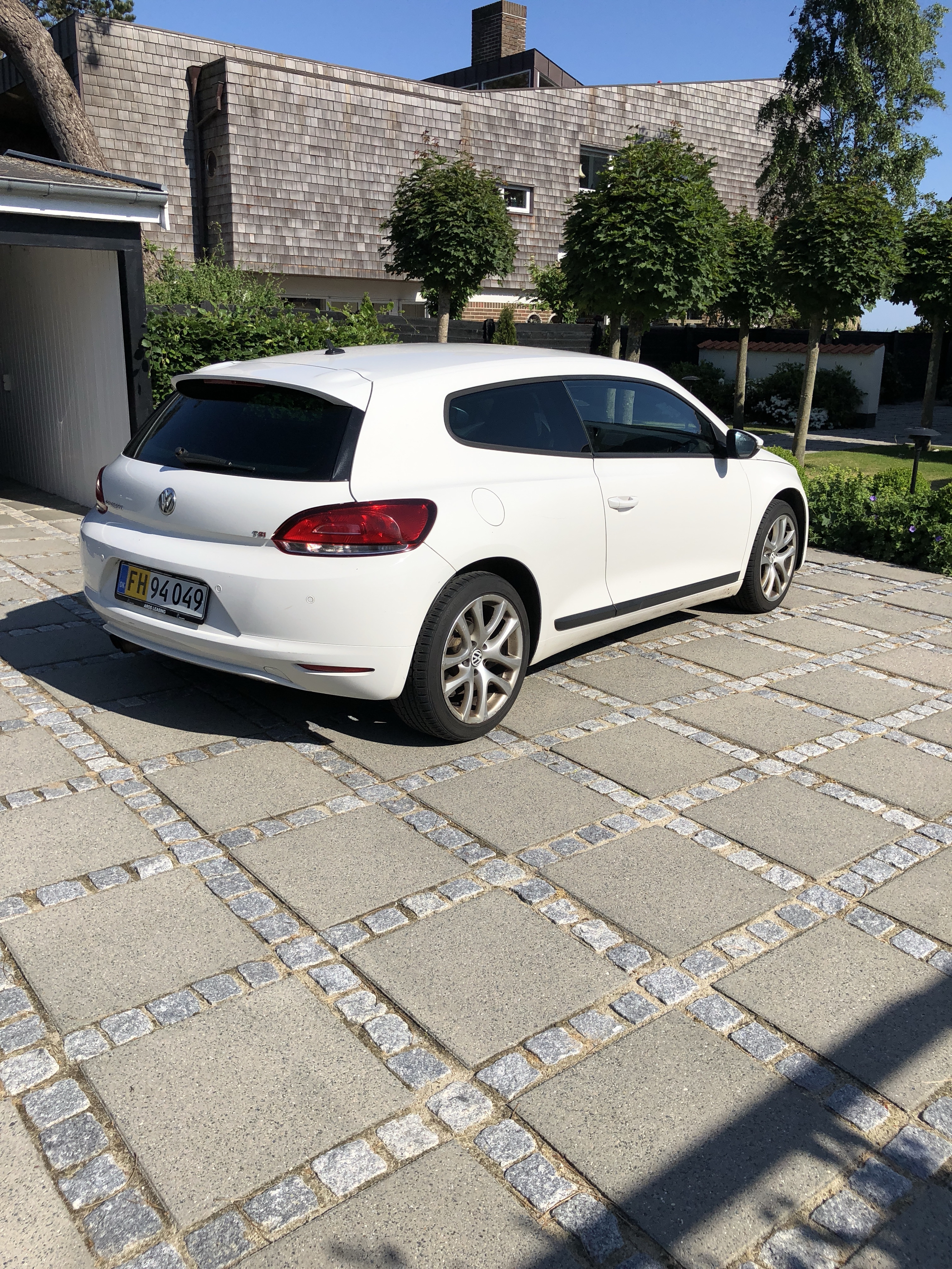 Hvid VW Scirocco fra 2008