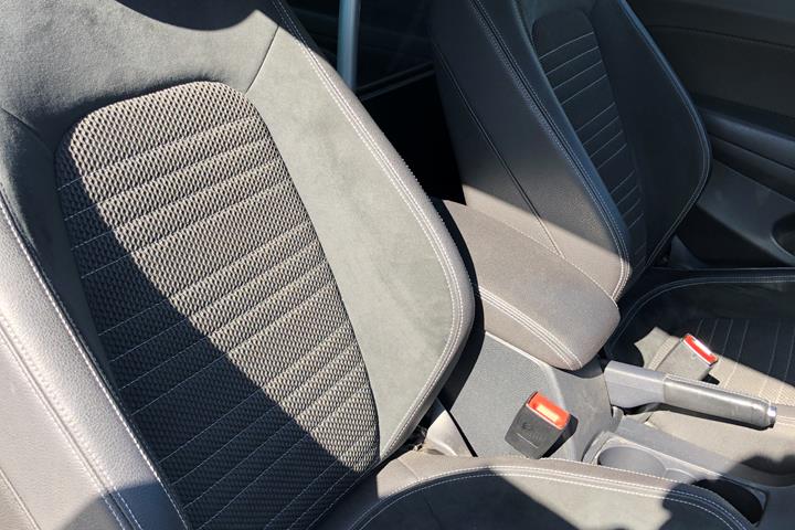 Hvid VW Scirocco fra 2008