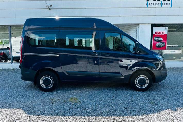 Blå Ford Transit Custom Kombi 310S fra 2016 set udefra