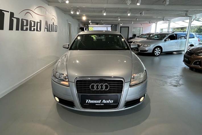 Sølv Audi A6 fra 2004