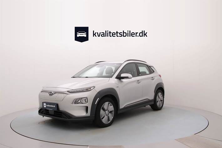 Sølv Hyundai Kona fra 2020 set udefra