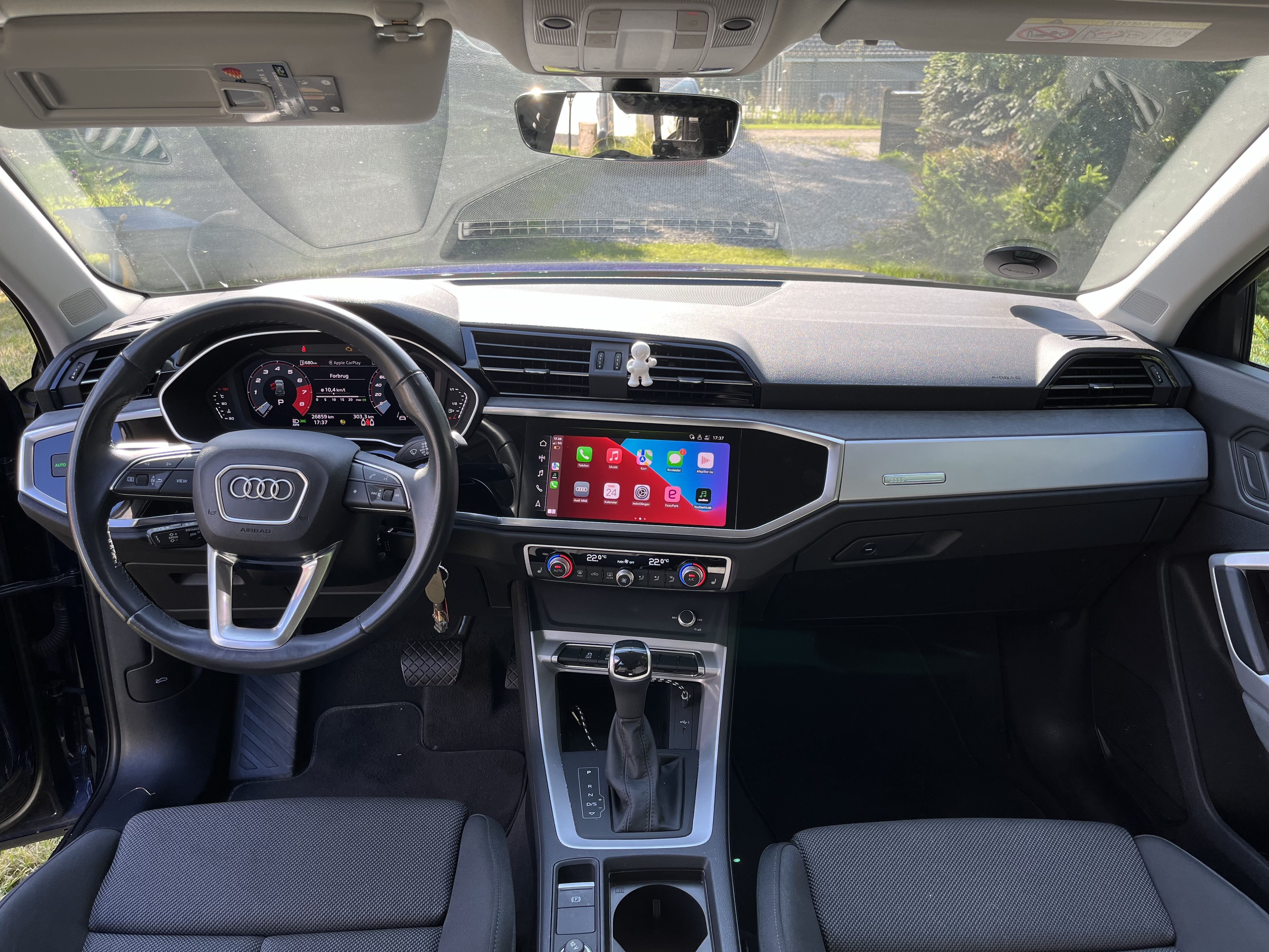 Blå Audi Q3 fra 2023