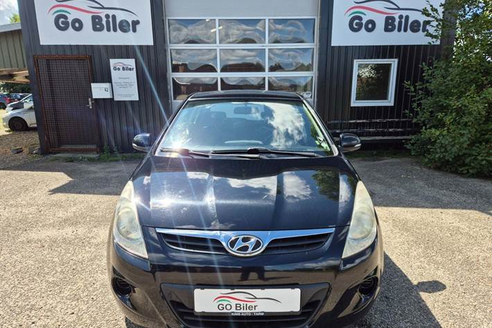 Grøn Hyundai i20 fra 2010