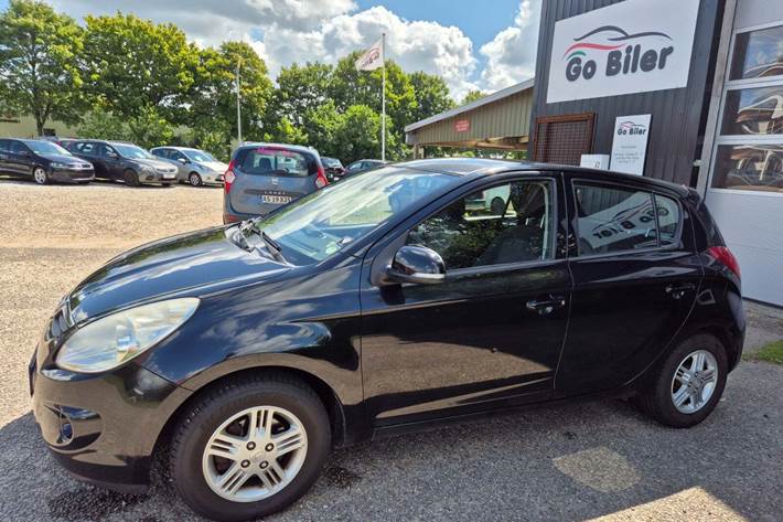 Grøn Hyundai i20 fra 2010
