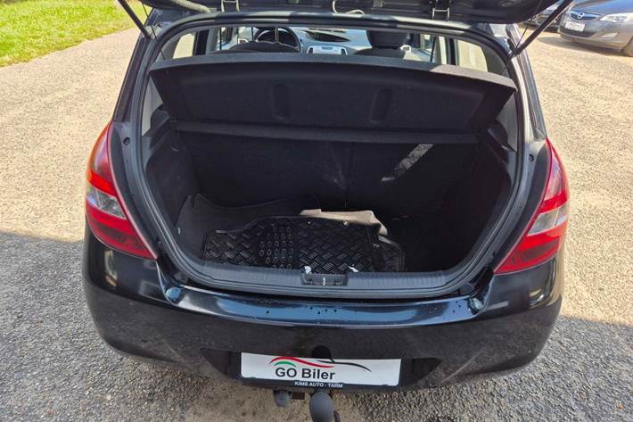 Grøn Hyundai i20 fra 2010