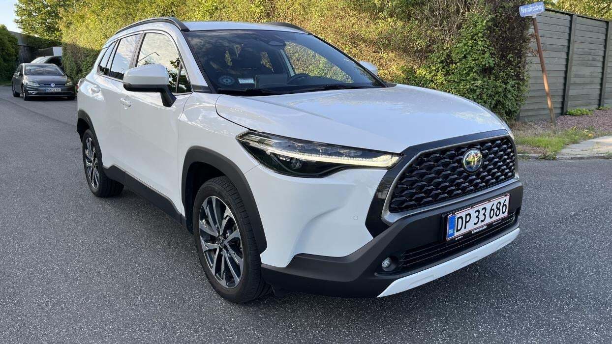 undefined Toyota Corolla Cross fra 2023 set udefra
