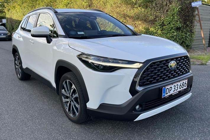 undefined Toyota Corolla Cross fra 2023 set udefra