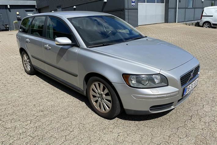 Grå Volvo V50 fra 2005