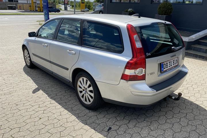 Grå Volvo V50 fra 2005