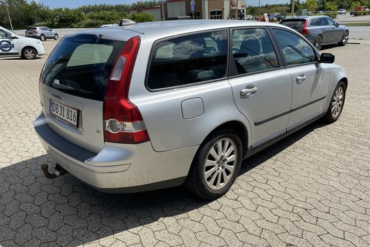 Grå Volvo V50 fra 2005