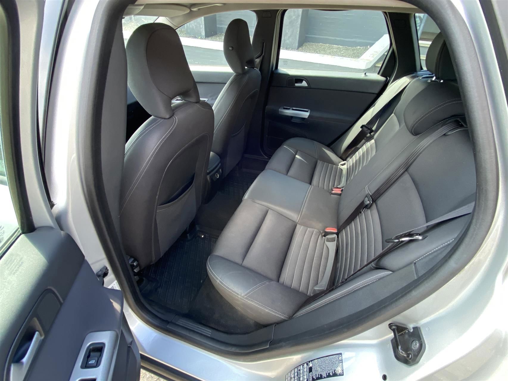 Grå Volvo V50 fra 2005