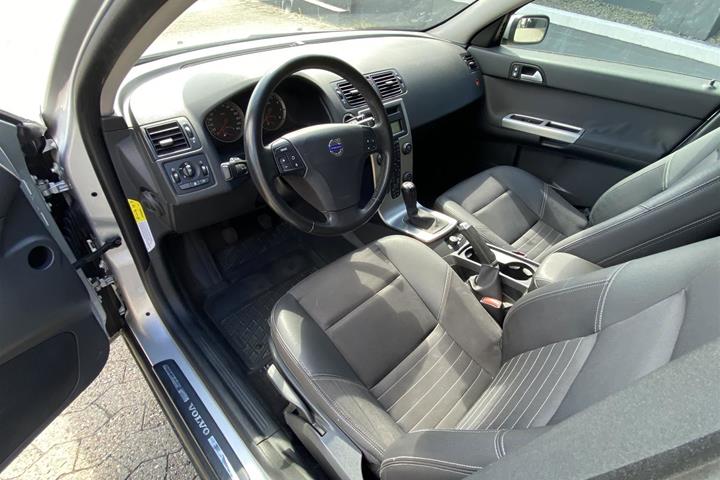 Grå Volvo V50 fra 2005