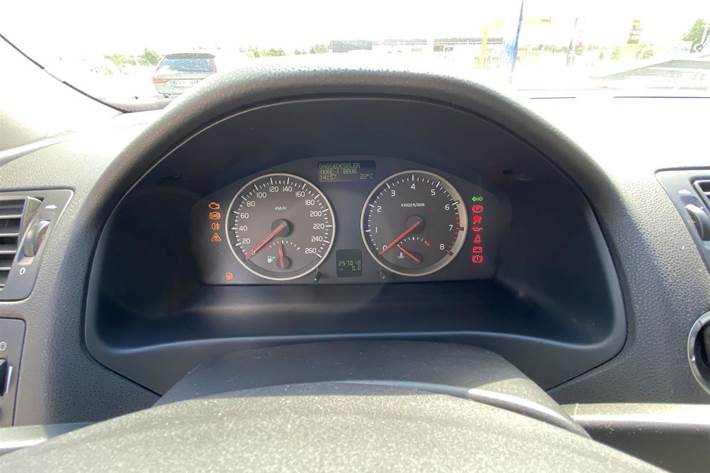 Grå Volvo V50 fra 2005