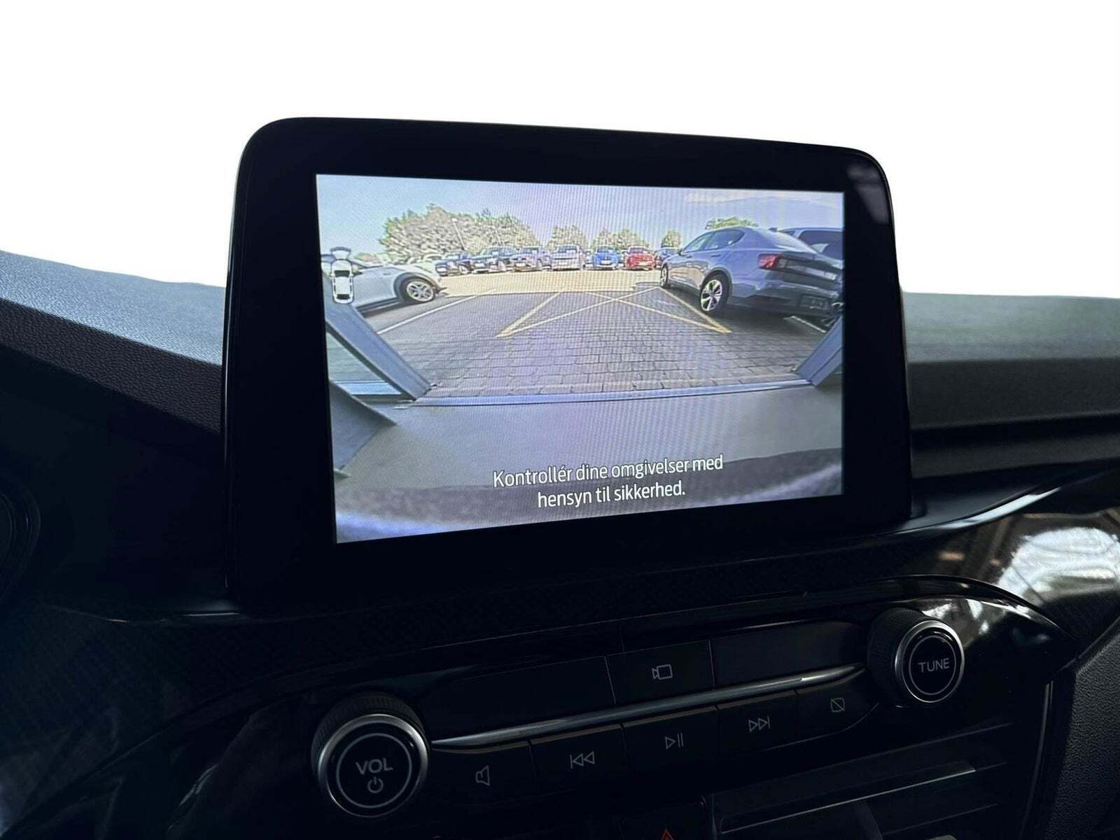 Grå Ford Kuga fra 2021