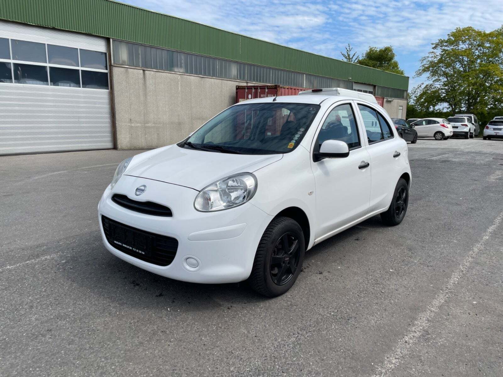 Hvid Nissan Micra fra 2012