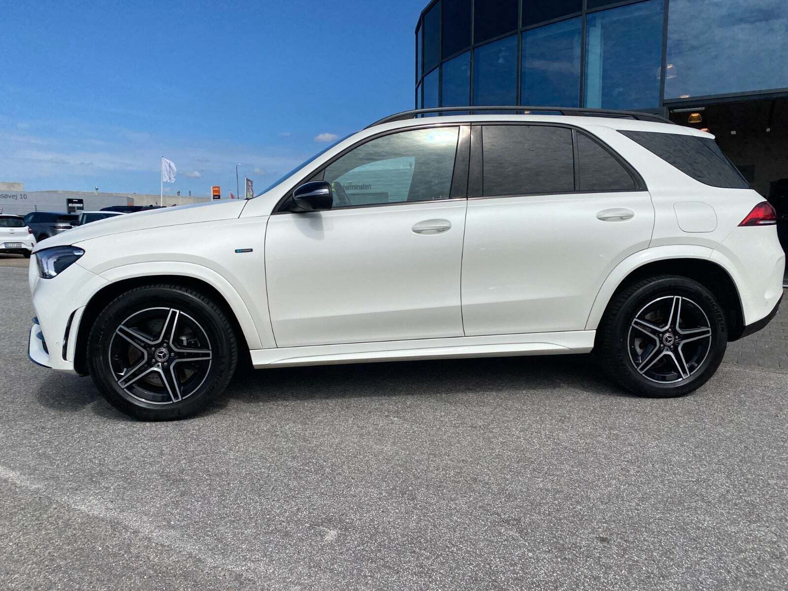 Hvid Mercedes GLE350 de fra 2021