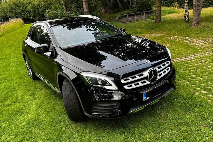 Sort Mercedes GLA fra 2019