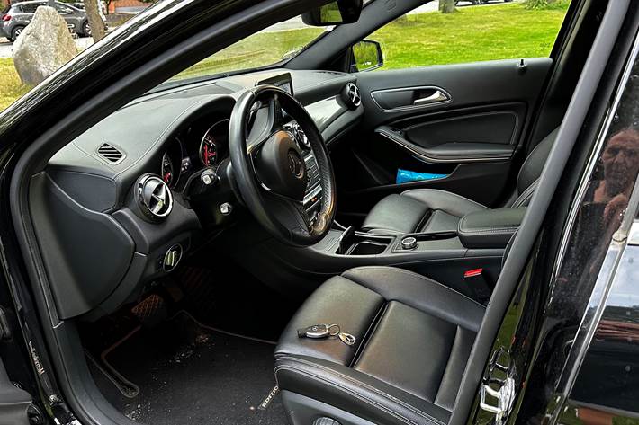 Sort Mercedes GLA fra 2019