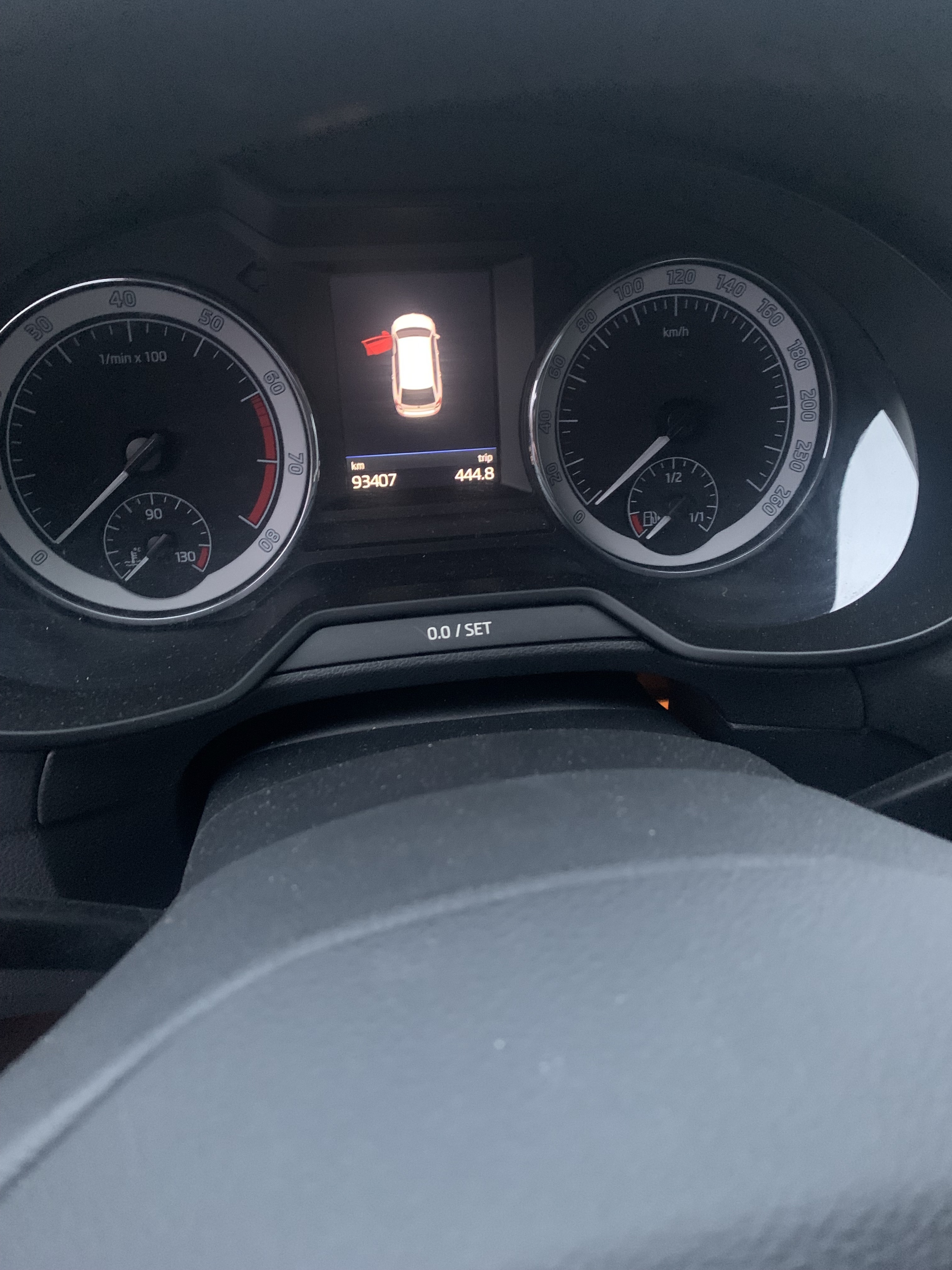 Grå Skoda Octavia fra 2019