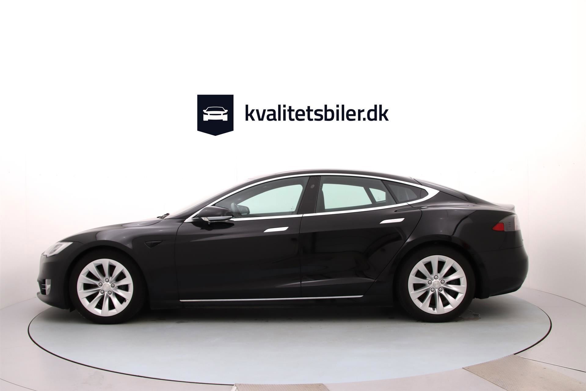 Sort Tesla Model S fra 2019
